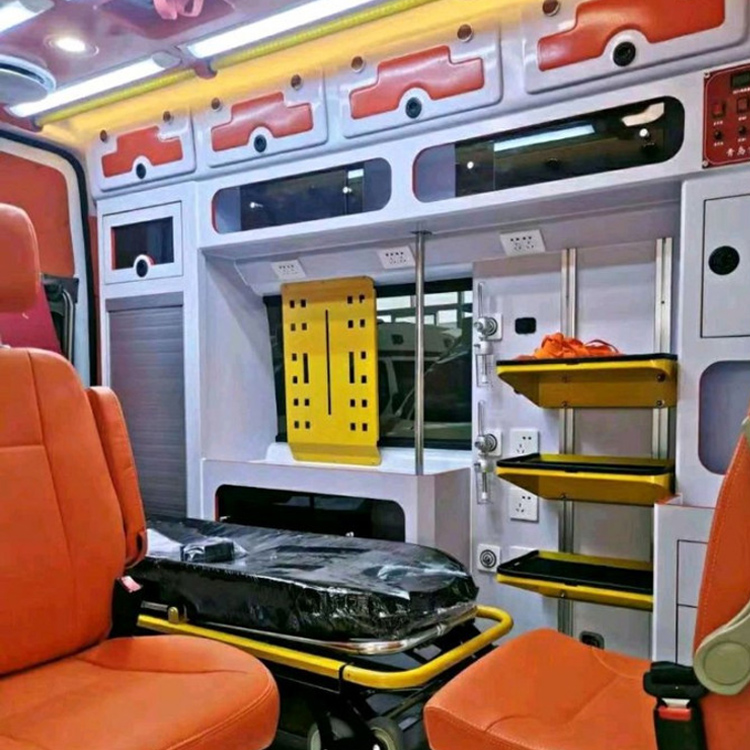 新县长途救护车护送病人租赁价格